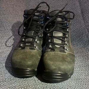 Danner Mens Boots Vicious - Size 9.5 EE or Wide - Like New